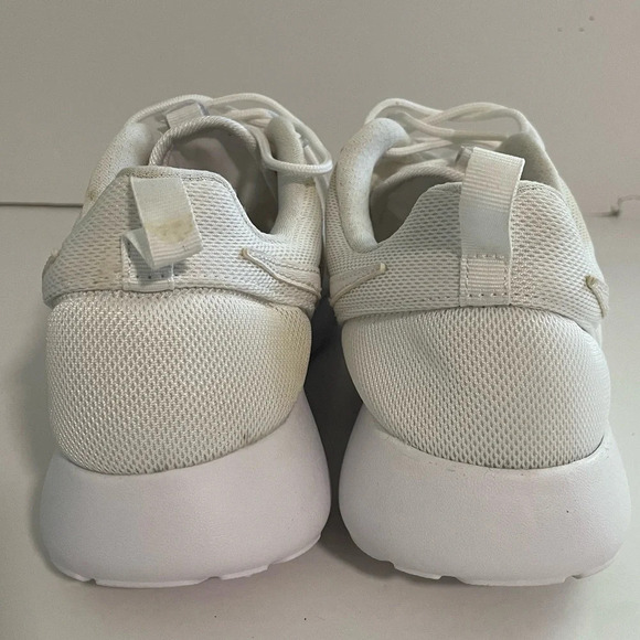 ✅️Nike  Women's Roshe Size 7Y - Triple White - Picture 7 of 14